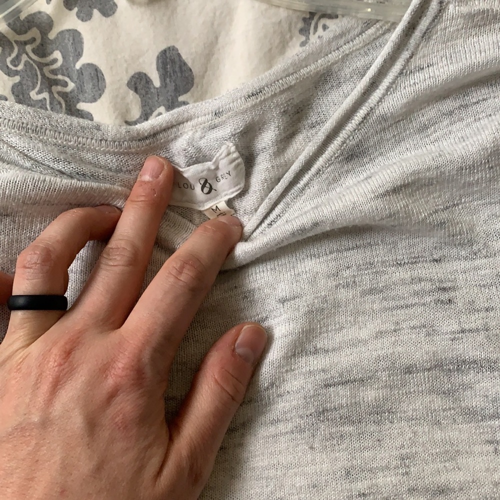 Lou and grey sweater - Picture 2 of 4